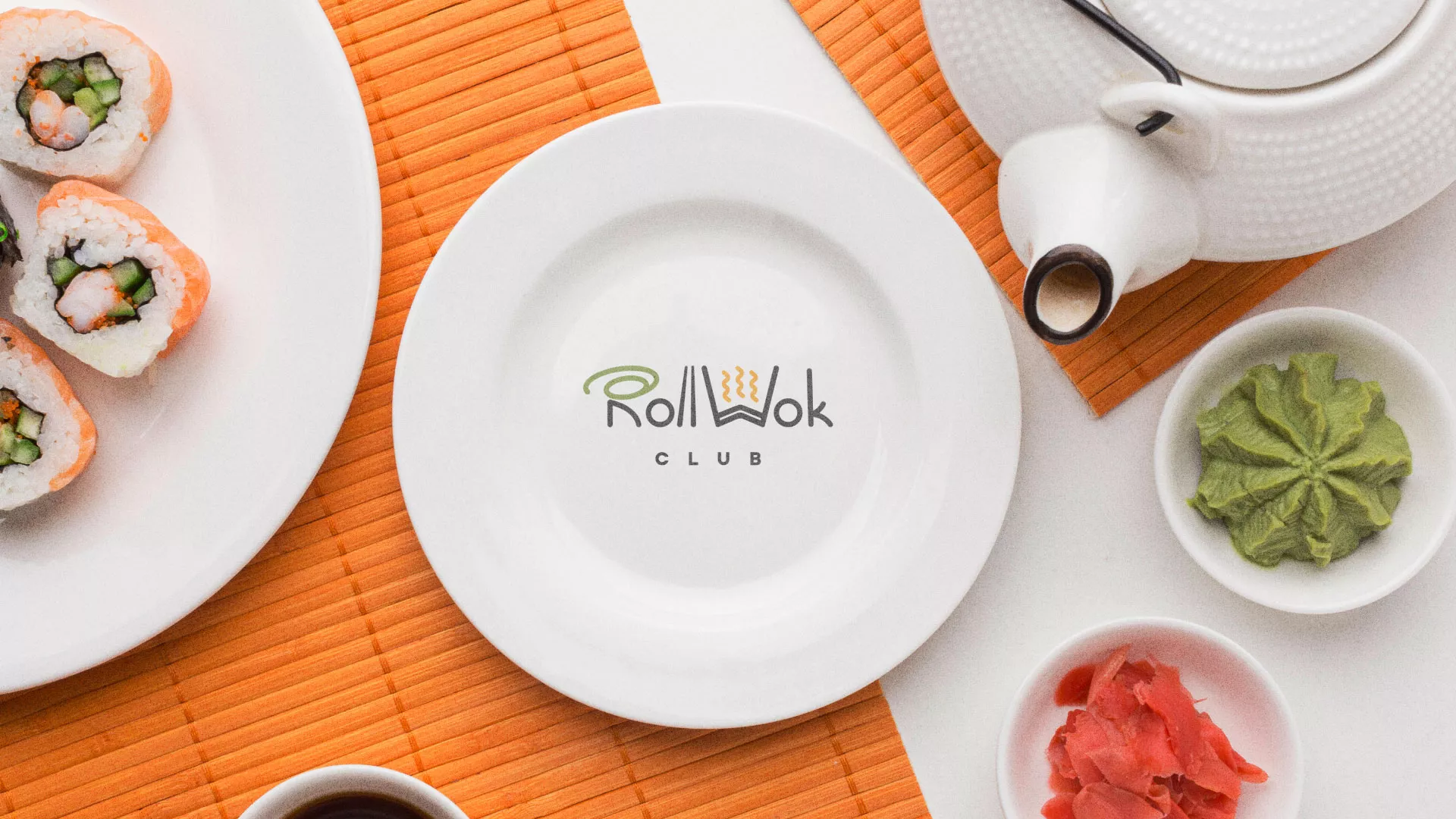 Разработка логотипа и фирменного стиля в Верхнеуральске для суши-бара «Roll Wok Club»